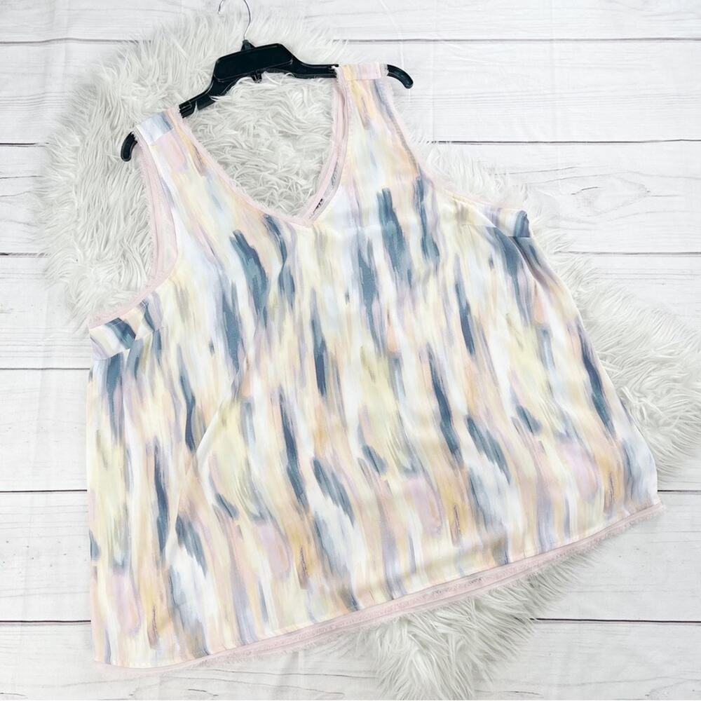 Torrid Georgette Women's Raw Edge Watercolor V-Neck Tank Blouse Size 3X - Picture 2 of 5